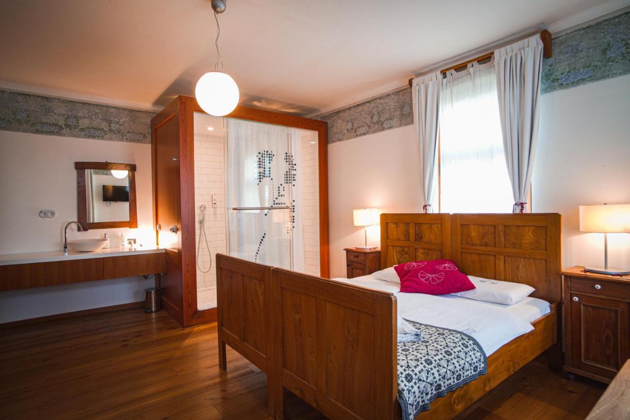 Pr'Gavedarjo Eco Heritage B&B Kranjska Gora Cameră foto